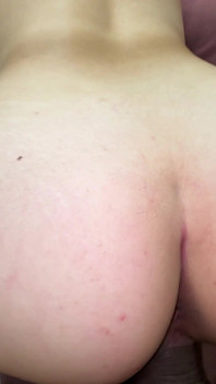 Medicina dal mio ricco culo per il mio povero fratellastro malato, ho lasciato che mi mettesse il suo delizioso cazzo così che migliorò presto