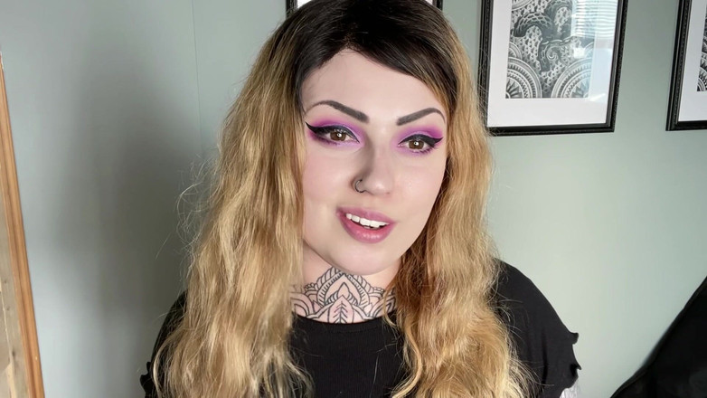 Miss Valentina: パンツを引くと勃起する