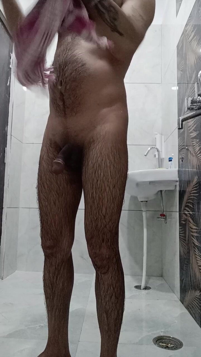 Rajasthani-old-lover: Індійський чоловік дезі насолоджується душем і мастурбацією