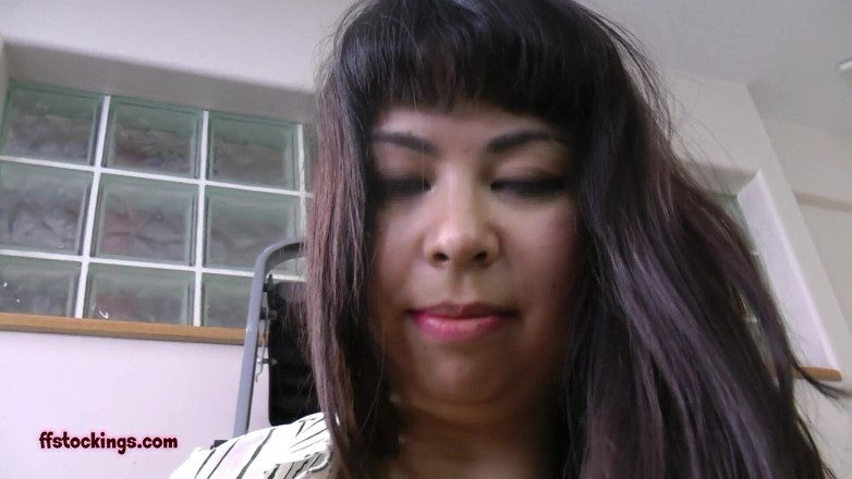 Stocking Videos: 38 h 杯起我的裙子