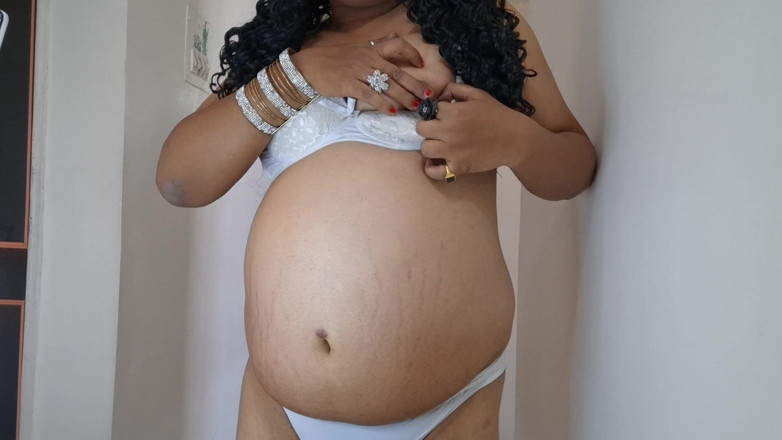 Indiansissychubby: Jada Fire É Diversão Na Praia Esguichando Comigo