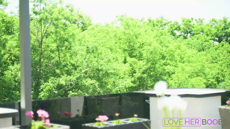 LoveHerFilms: kaamuk chitrakaar kala bechne ke lie bare prakritik stanon ka...