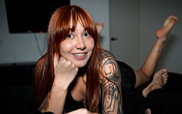 Drilled: Kızıl saçlı üvey kız kardeş seksini öğretmemi istiyor