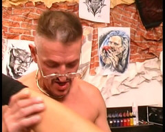 Porno kino: Uită-te la această curvă cu piercing din Germania care îi zdrobește...