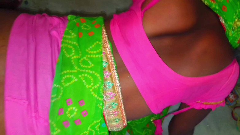 Sumang studio: Il marito si fece sedere la sua giovane moglie in...