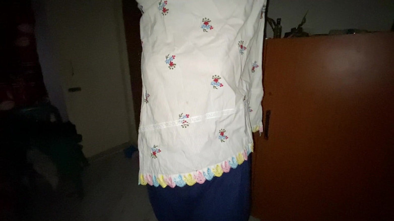 Tasnim Zara: Een mooie Desi schoonheid komt van buiten en verandert haar...