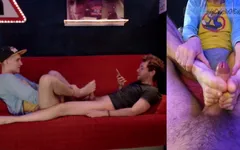 Footjob / lo ha fatto venire solo con i miei piedi / piedi gioco