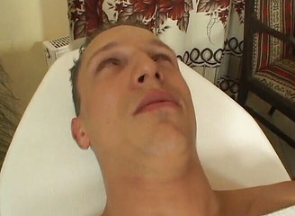 Analiscius: Muhteşem sarışın orta yaşlı seksi kadın yarağı götten siktiriyor