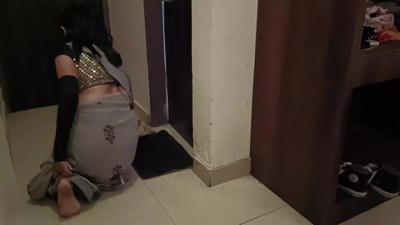 Yourdidipriya: Velký zadek indická teen služka Priya láká majitele domu a...