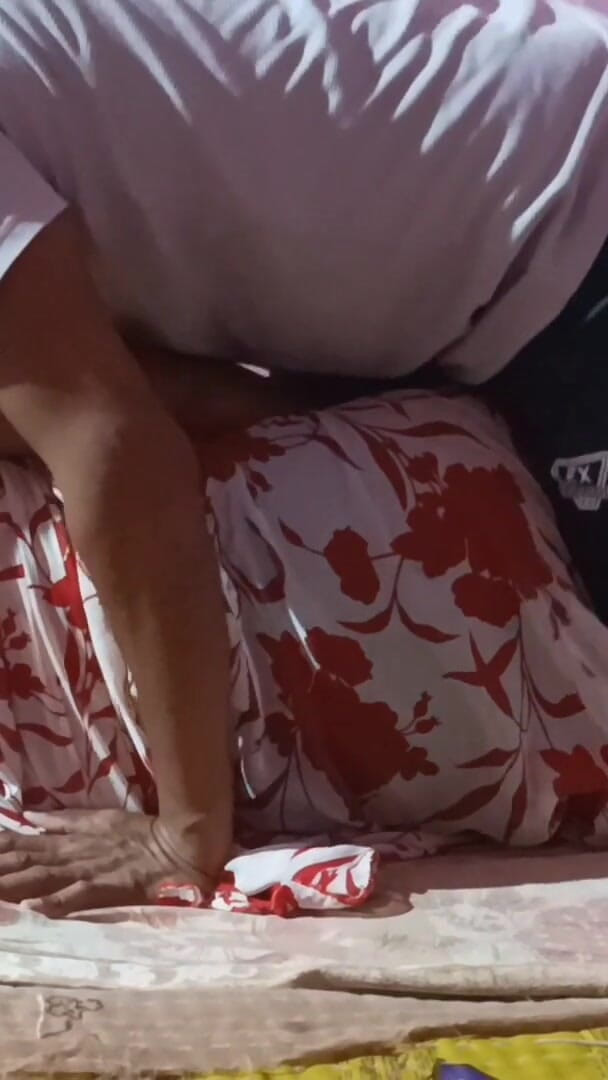 Samesarvice1987: Desi Bhabhi's Buttocks
