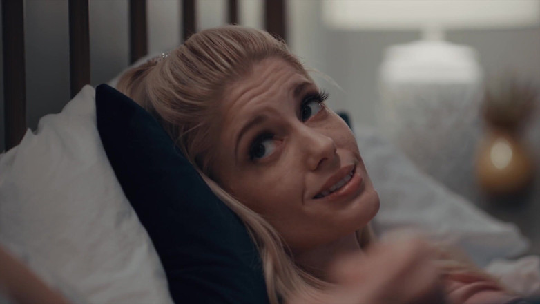 SweetheartVideo: Surori vitrege lesbiene scena 91