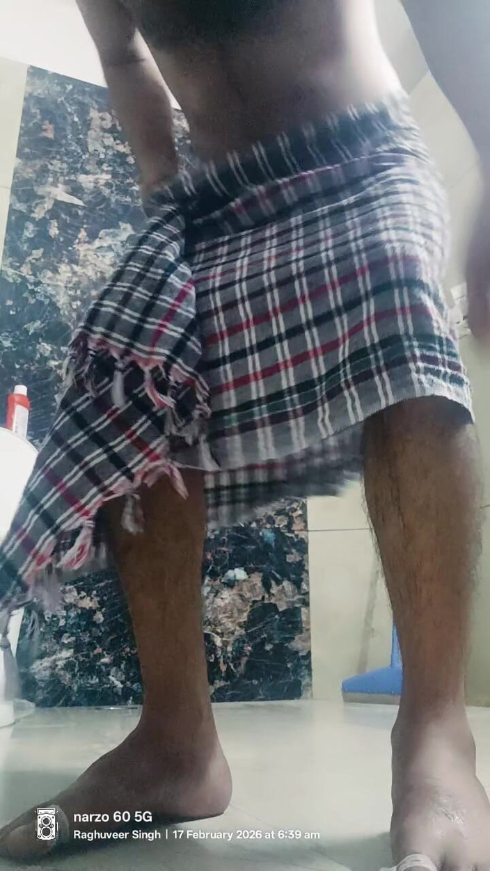 Rajasthani-old-lover: Uomo maturo desi che si fa la doccia