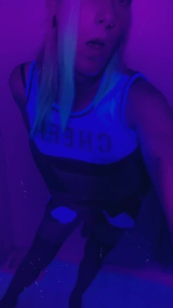 CarmenMelatonin: Cheerleader speelt graag op het feest