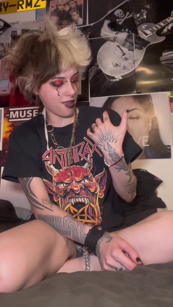 Glitterqueen1999: Körper possesion mit perverser nachbarin
