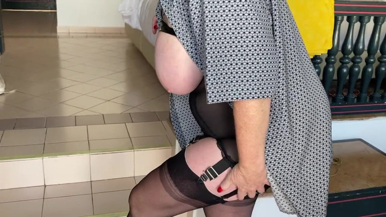 Aunty Sandra vintage girdle queen: Тетя Sandra в ее удивительном боди