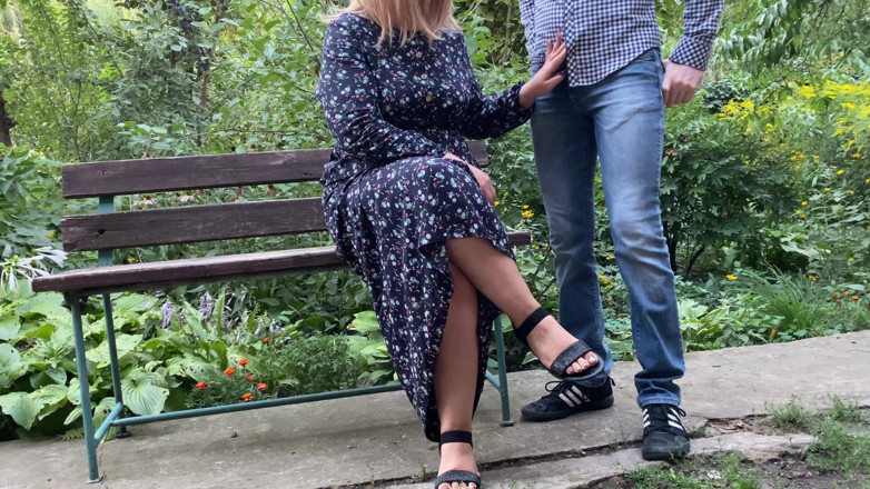 OurFetishLife: SHE holds his cock while HE pee in the park