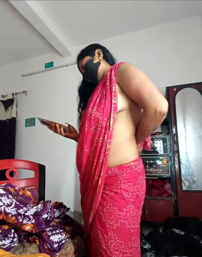 Laxmixh: Indische Desi mooie Bhabi eerste verschijning op cam