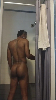 Boundless Bath Meets Raging Deepthroat Scream