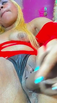 Il mio corpo rosso e il mio clitoride duro cazzo 4ur hanno bisogno di un azione completa con i tacchi per favore papà dolce
