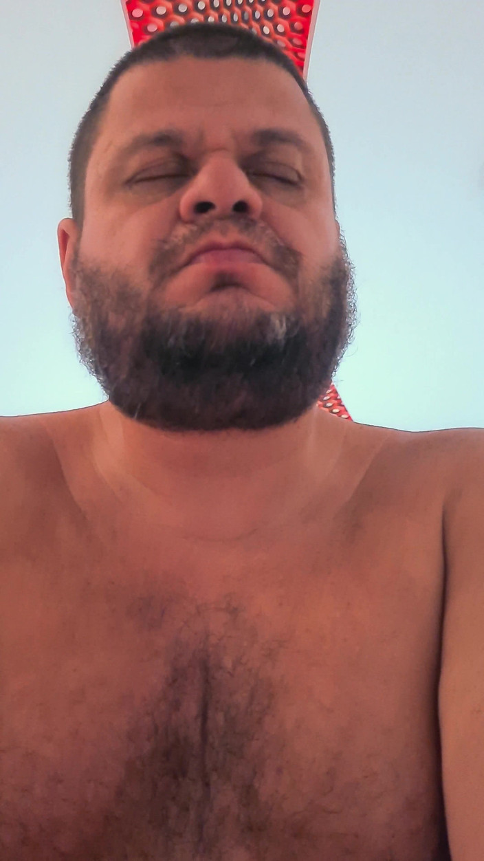 Punchbagplz: Bondage plus Shower.mp4 em primeiro plano