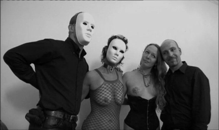 Absolute BDSM films - The original: Grote rode kont vernederende zweepslagen knielend