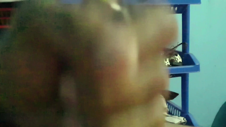 Xujjal: Un giovane ragazzo massaggia il suo pene a lungo ma...