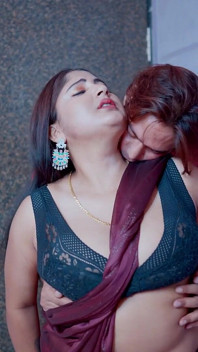Desi Hot Bhabhi svedena ac technikem v sexy místnosti