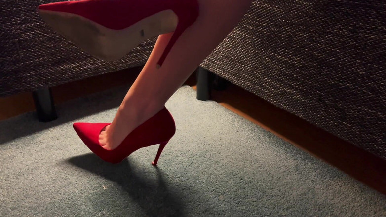 Akoni Pule: 私の足に射精してください - キティ・ジェイ