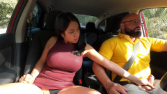 Bitch hunter: Pieprzy swoją napalną pasierbicę na parkingu!