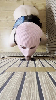 I Am a Gloryhole Slut