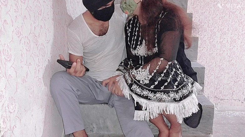 Pakistani CoupleX: Opa, essa garota foi fodida um dia ela entrou em...
