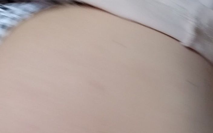 Morbosete000: Caminando y mostrando su culo en tanga