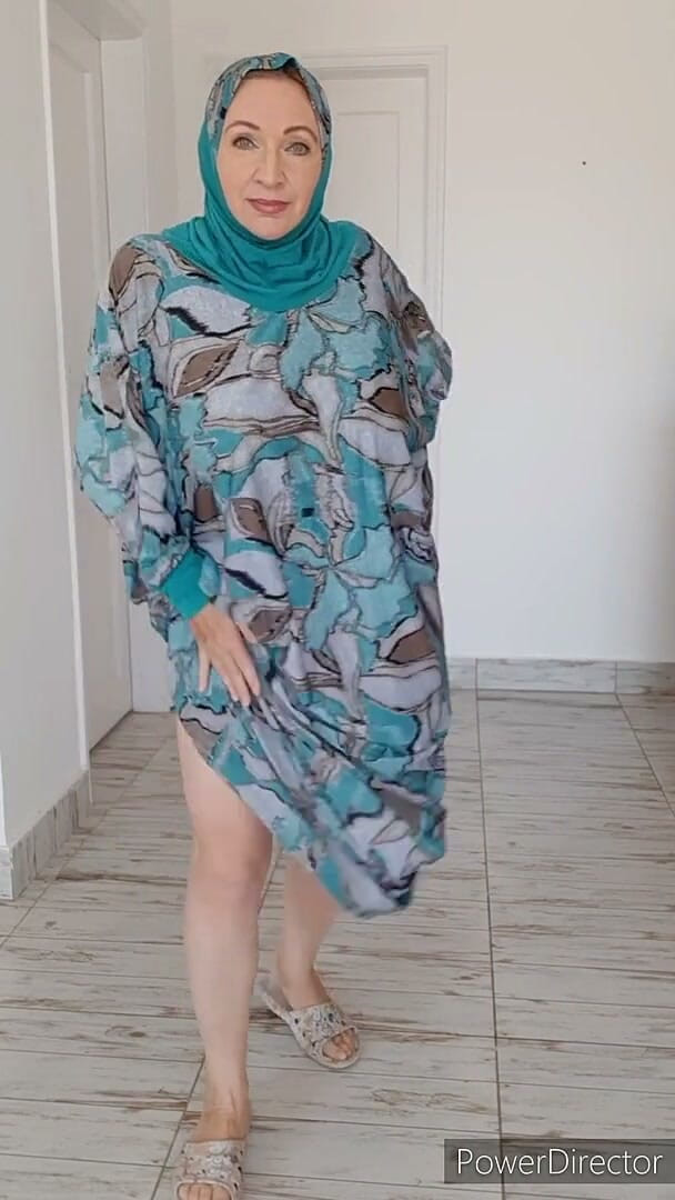 MariaOld: MILF bertetek besar panas dalam Pakaian Oriental: Striptis Cosplay Dengan...