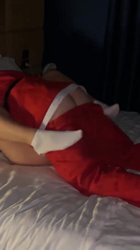 Santa uděluje přání mladé MILFky otěhotnět