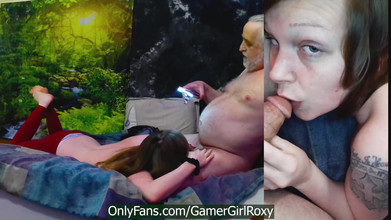 GamerGirlRoxy: Roxy mengambil kongkek muka yang bagus dan berakhir dengan mulut...