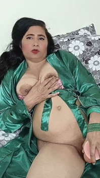 Dì urdu Pakistan xinh đẹp gợi cảm với cu giả