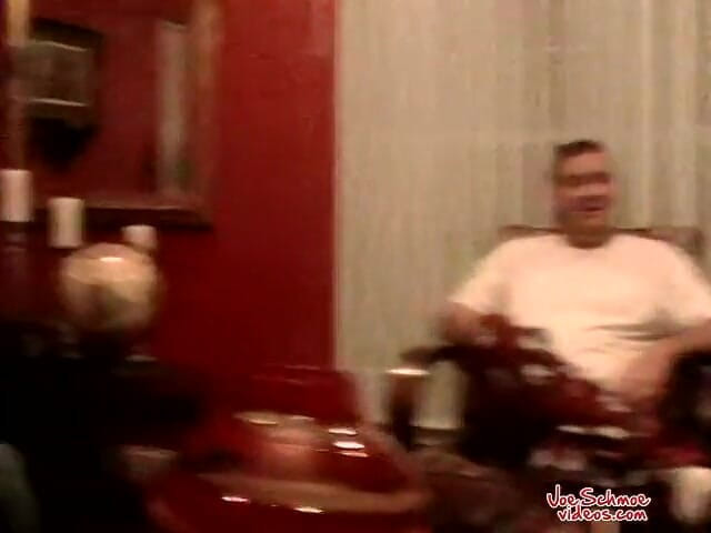 Joe Schmoe: JOE bedient zwei harte schwänze