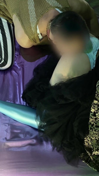 Memek becek putri tiabeanie dientot habis-habisan sambil pakai stoking jadul