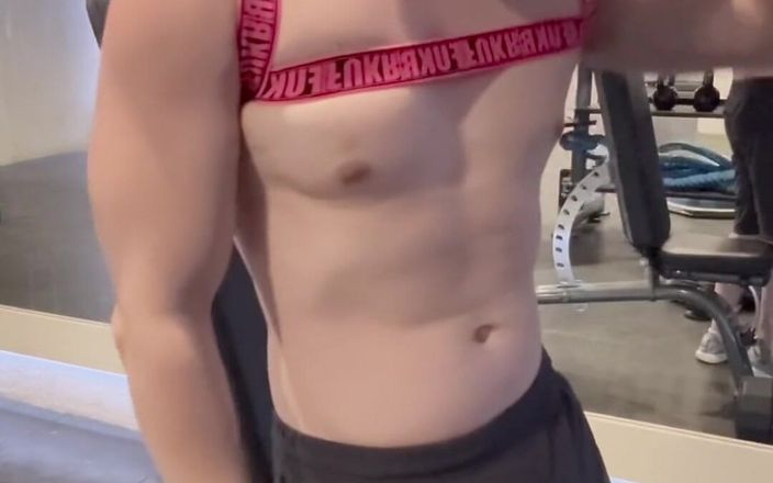 barenakedboy: Sega sulla panchina della palestra