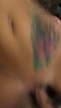Jayden Jaymes cavalga seu pau e recebe uma gozada em todos os seus peitões