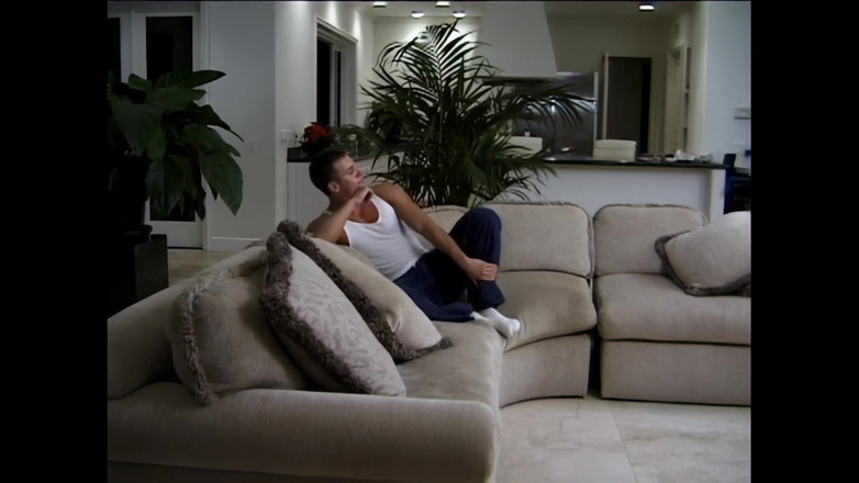 Pornobello: Lynn Ross: Sert Seks Yapacak Olgun Bir Hizmetçi