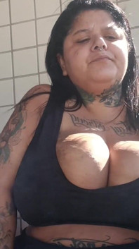 BBW Fumando Na Sua Sacada