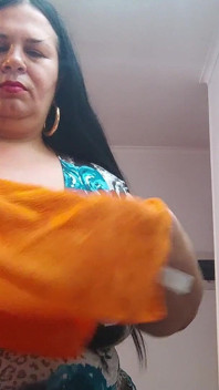 MILF knubbiga bröst och stor röv, Endast slow motion fans