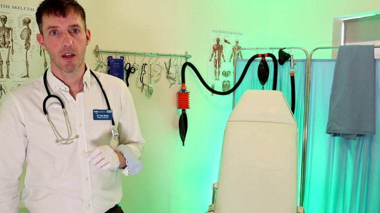 TomBakerBDSM: POV ロックトーバー - ベイカー博士との貞操チェック(4k)