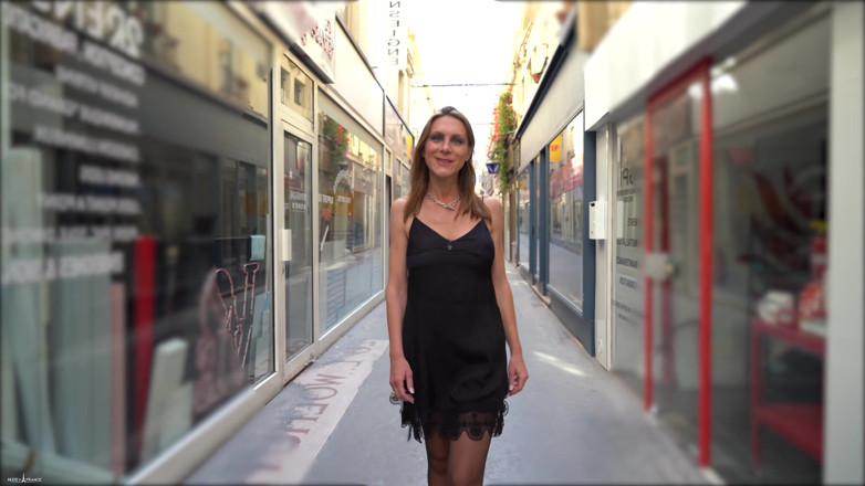 Nude in France: Robin, vincitore della nostra competizione, prende la sua verginità con...