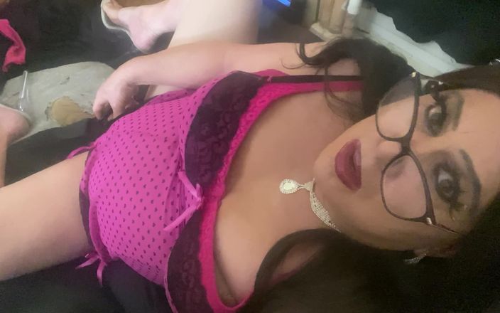 Krissy Sweets: सीडी क्रिसी स्वीट्स अपने खिलौने और अपने तंग टश के साथ खेल रही है