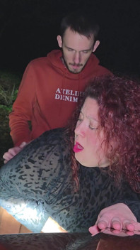 Pelacur Kecil Mendapat Fucked Di Hutan Pada Malam