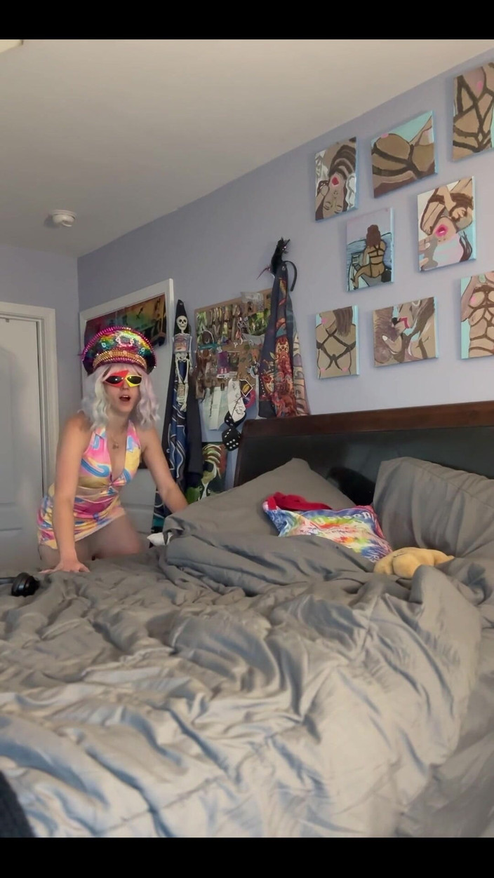 Suzy Wylde: 3575796123.mp4