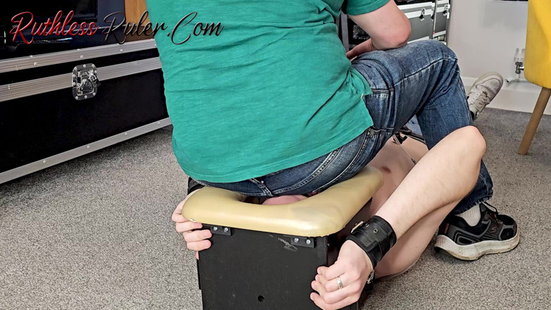 Ruthless ruler - maledom: Seat for My Sweaty Ass