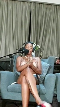 Hiburan dewasa bercakap di sofa dengan bayi Gemini, Musa Phoenix dan Mrflourish Podcast Asherclantv